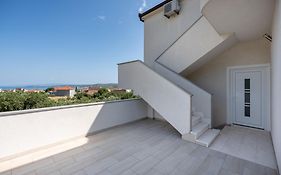 Apartmani Livaja